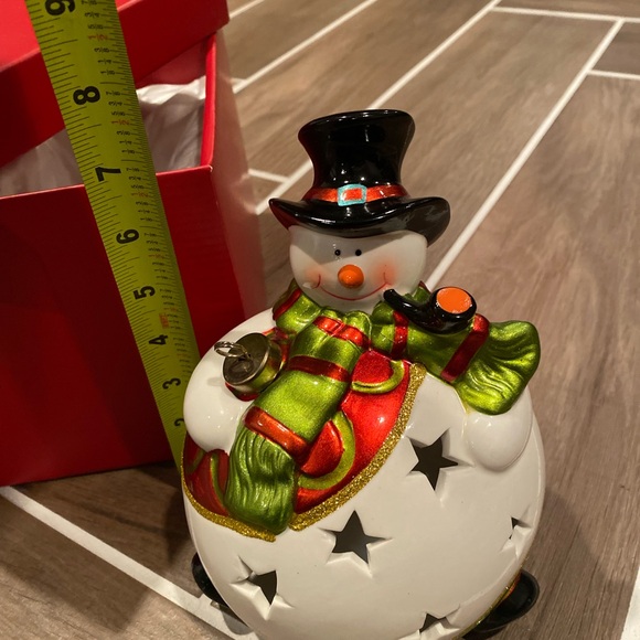Festive Snowman Candle Holder with Gift Box - Picture 3 of 7
